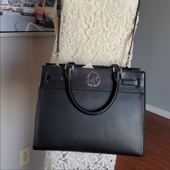 Ⓜ️SOLDⓂ️🎉2XHP🎉Michael Kors LARGE Leather satchel - Picture 7 of 11